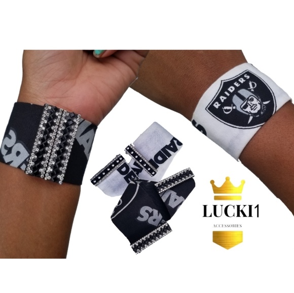 Jewelry - Diamond Black/White Raiders Magnet Bracelet